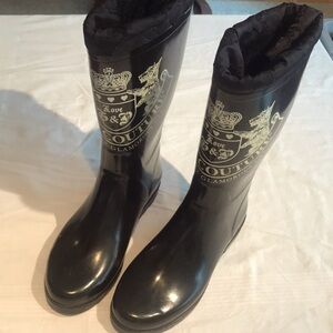 Juicy Couture Rain Boats